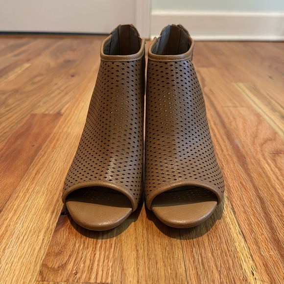 Aerosoles Heelrest shoes size 7 - Picture 4 of 9